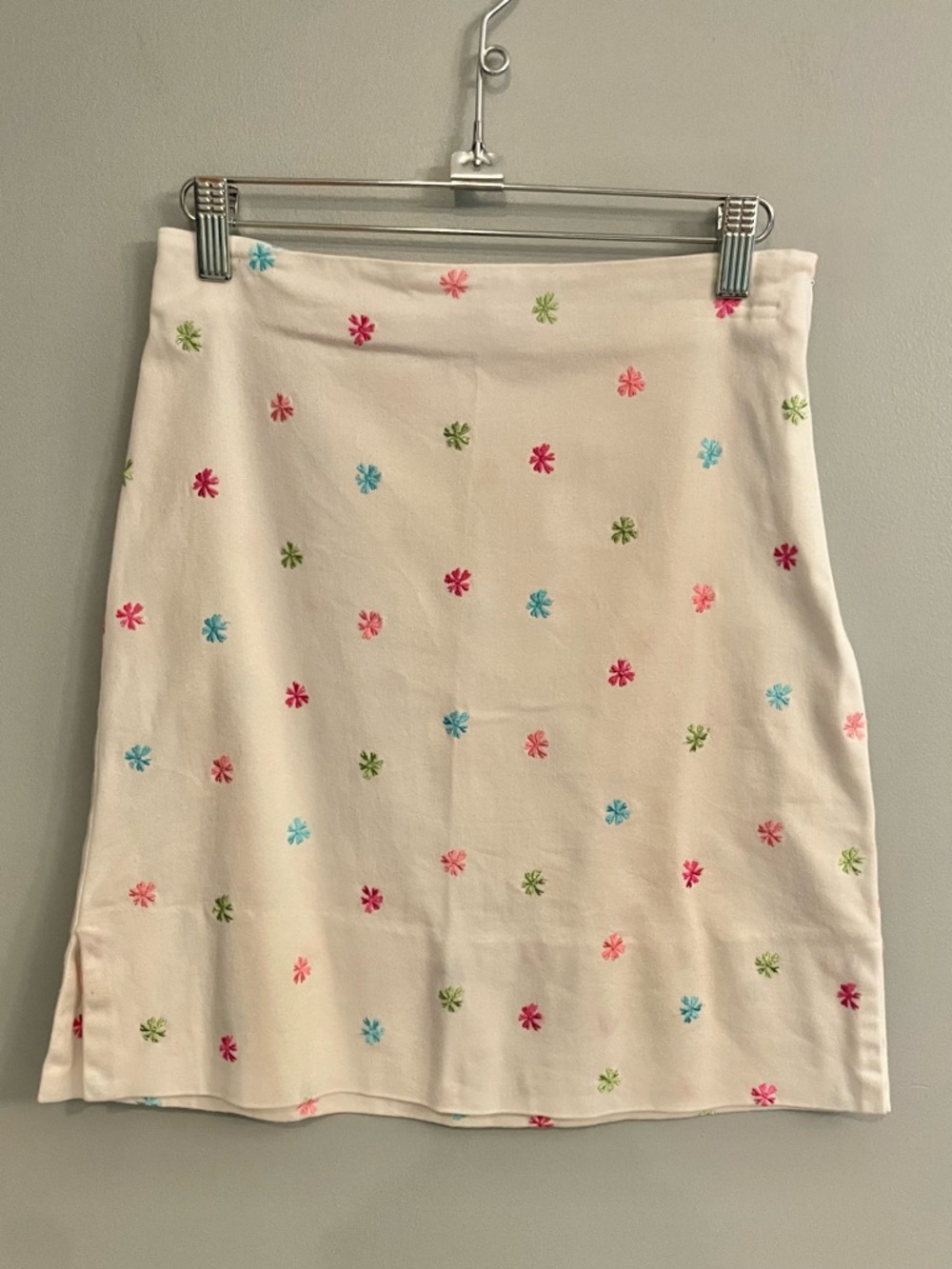 Vintage 90’s Lavore’ White Floral Embroidered A-Line Skirt